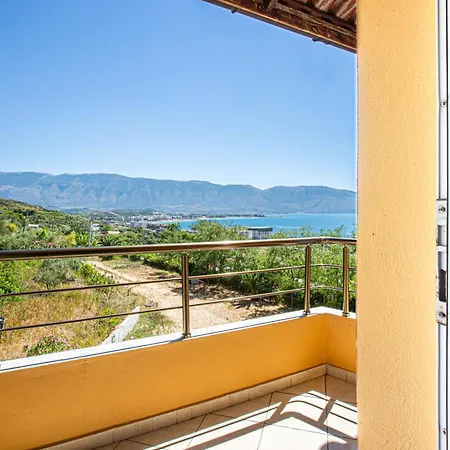 Radhima Sea View 5 - Kitchen, Parking & Balcony Lejlighed Vlorë