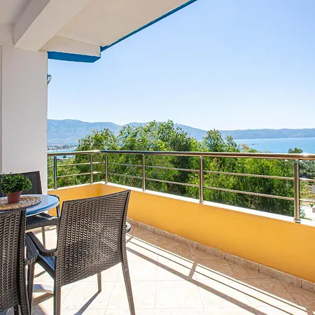 Radhima Sea View 5 - Kitchen, Parking & Balcony Lejlighed